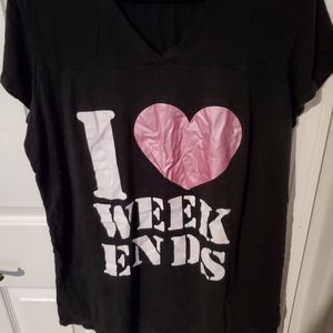 I ♡ weekends tee shirt.
